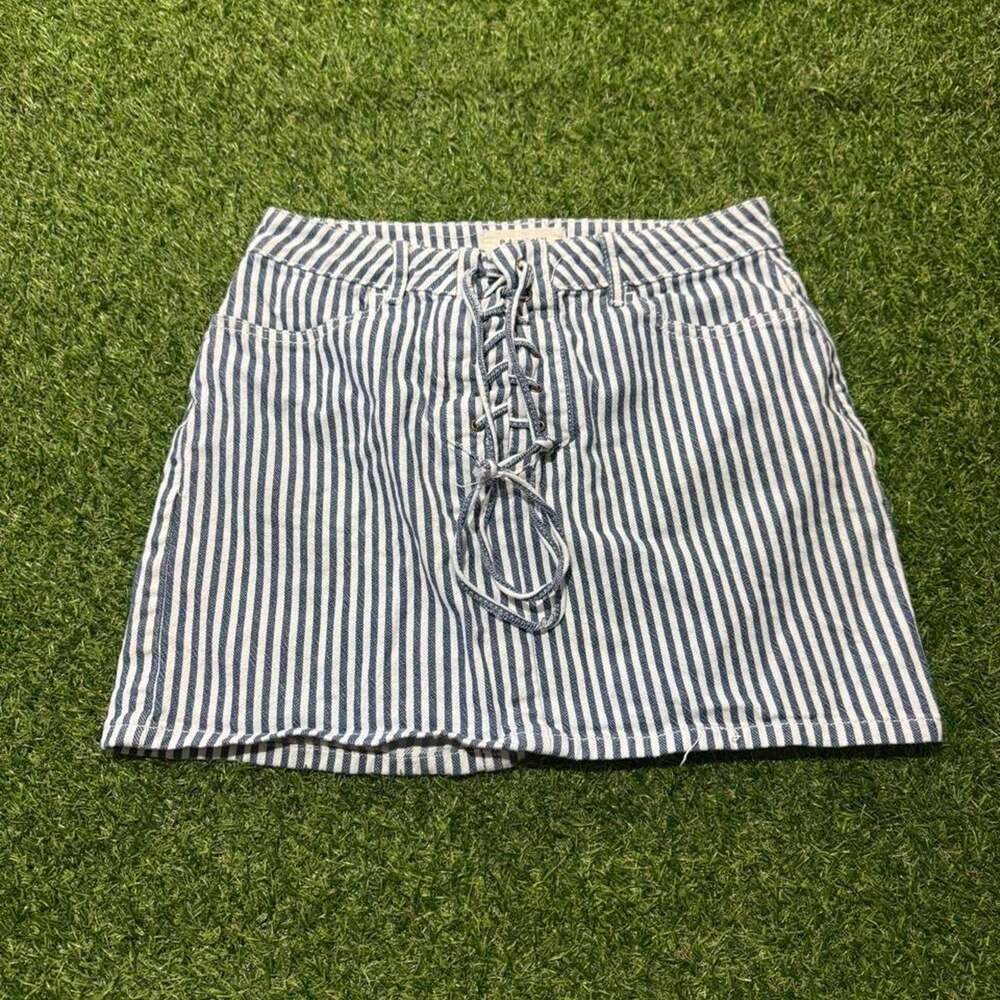 Pacsun white blue vertical
